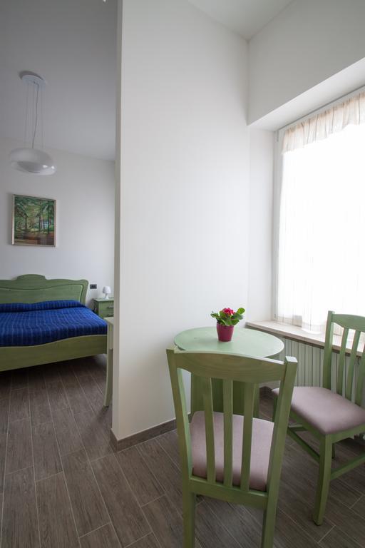 Palazzo Di Primavera Guest House Caprino Veronese Zimmer foto